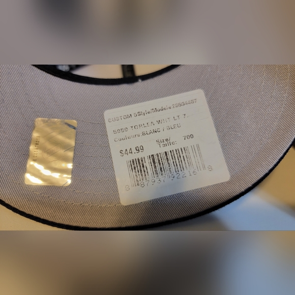 BNWT Toronto Maple Leafs Fitted Hat - Picture 5 of 7